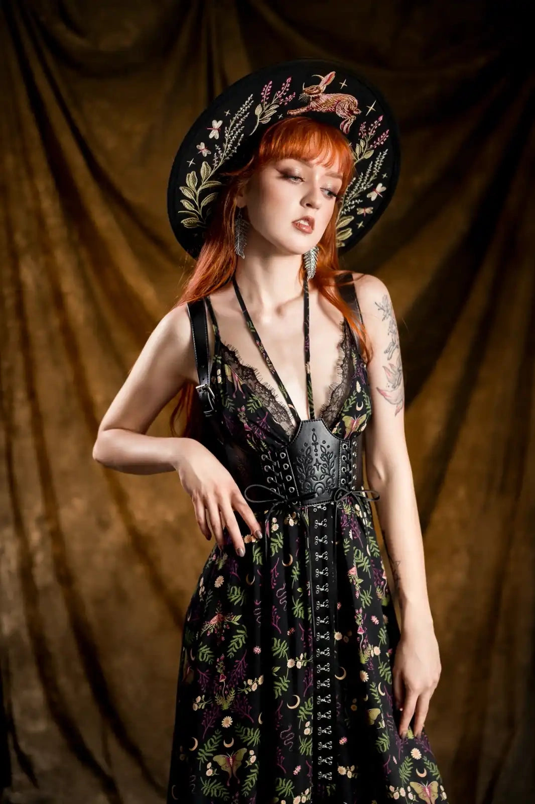 HEMLOCK LACE UP HARNESS